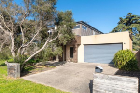 Modern Beachside 5 Bedrooms, Rye